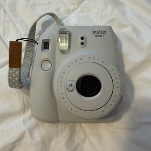 Fujifilm Instax Mini 9 Instant Camera - Light Grey